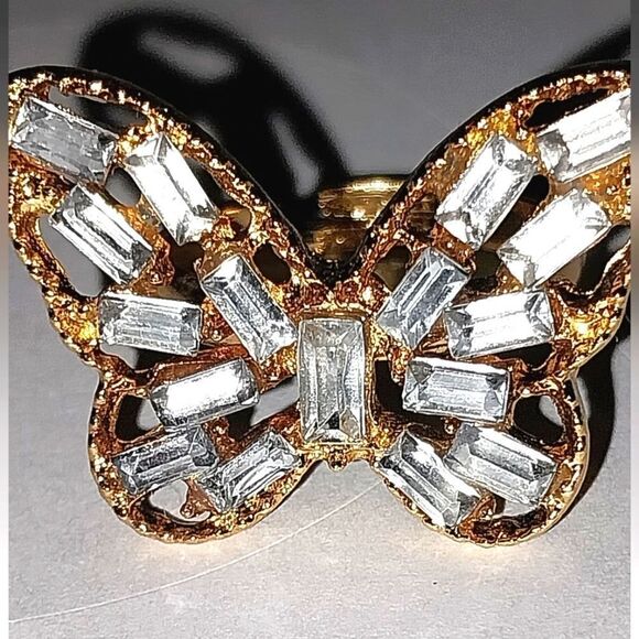 Mariah Carey inspired butterfly ring for all our fellow lambs - Picture 3 of 9